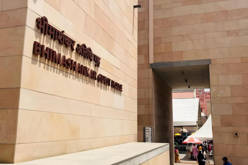 southern grand kashi inside kashi vishwanath temple corridor