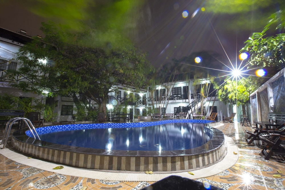 vientiane garden villa hotel