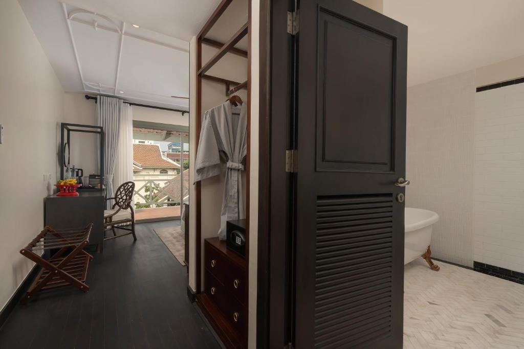 souphattra heritage vientiane