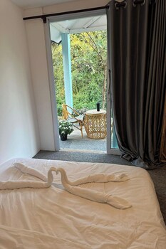 inthawa resort feuang laos