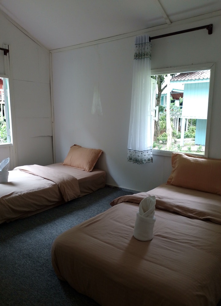 inthawa resort feuang laos