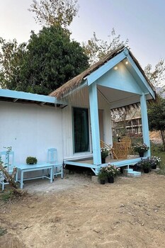 inthawa resort feuang laos