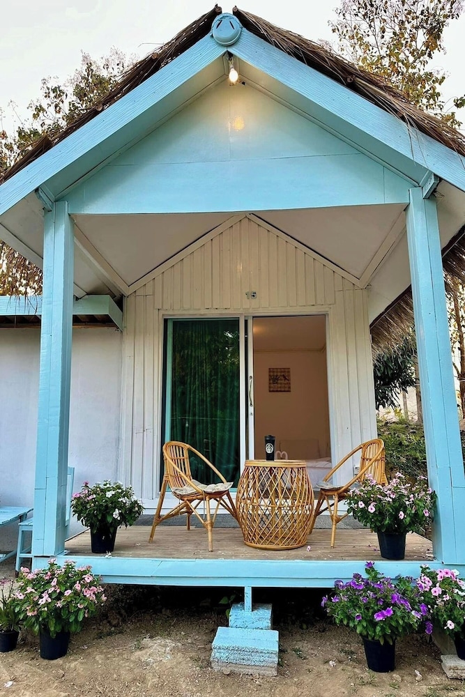 inthawa resort feuang laos