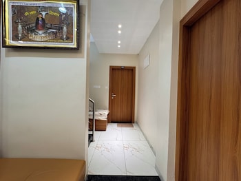 Hotel Shree Krishnam,Suraj Nagar,2 star