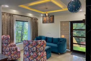 the pine retreat mall road dalhousie