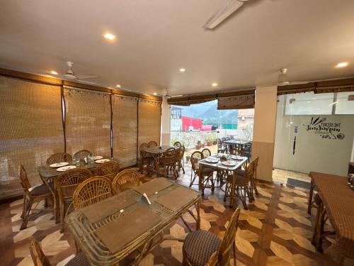 hotel vedas tapovan