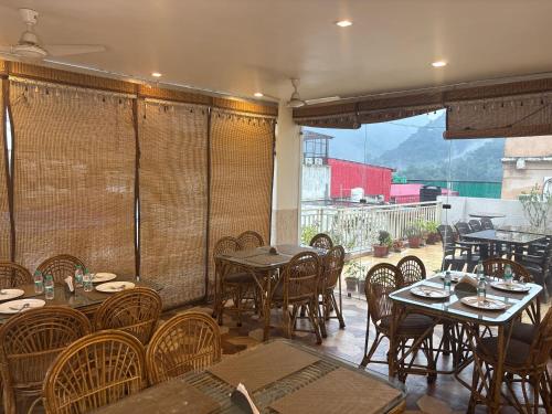 hotel vedas tapovan