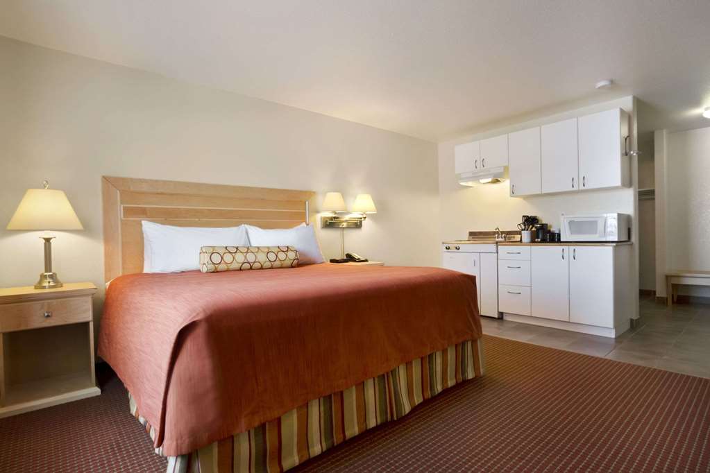 super 8 by wyndham dawson creek