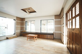 kaizen stays and resto