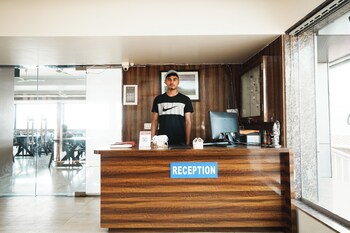 Kaizen Stays & Resto,,3 star