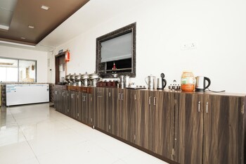 kaizen stays and resto