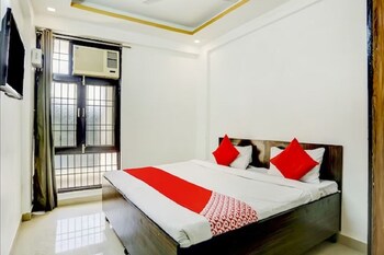 Hotel Golden Inn,,2 star