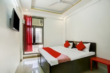 Hotel Golden Inn,,2 star