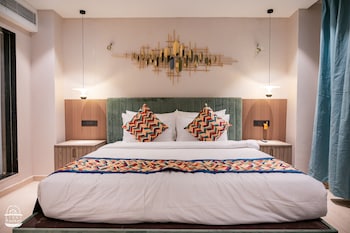 The Grand Casa,,2 star