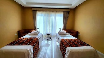 hotel kaachi grand