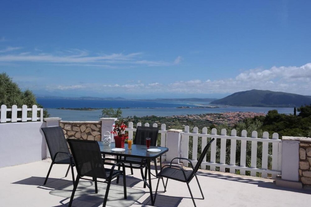 eris villa amazing view in lefkada