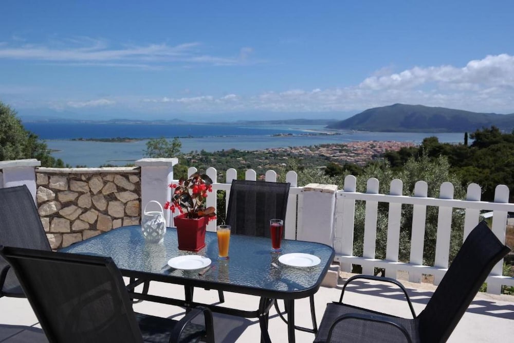 eris villa amazing view in lefkada