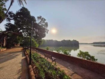 Aashrayam Hotels And Resorts,,2 star
