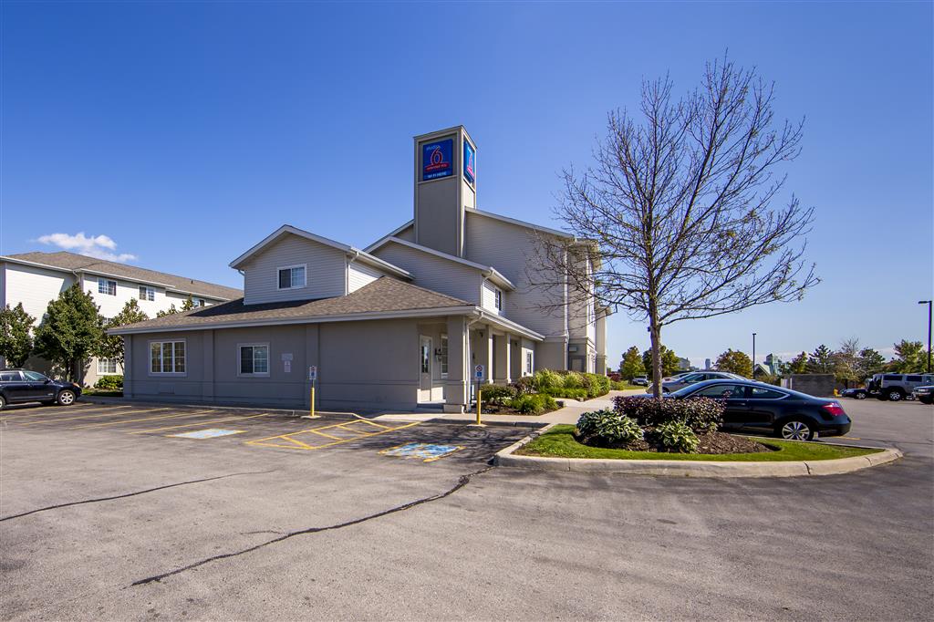 studio 6 mississauga on toronto