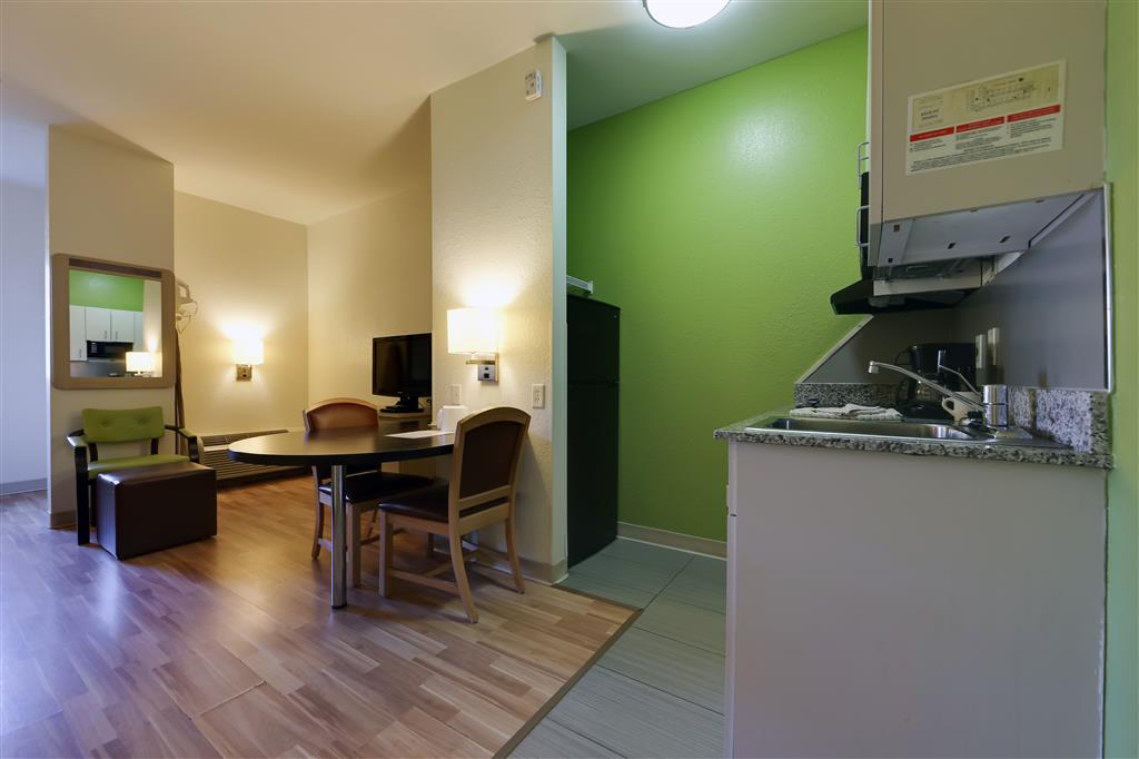 studio 6 mississauga on toronto