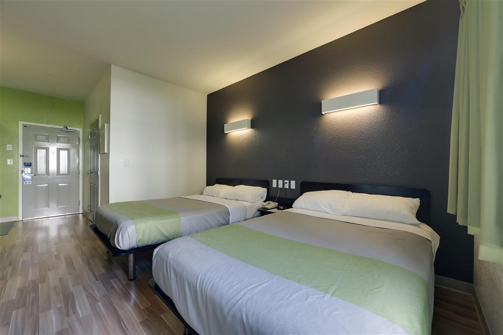 studio 6 mississauga on toronto