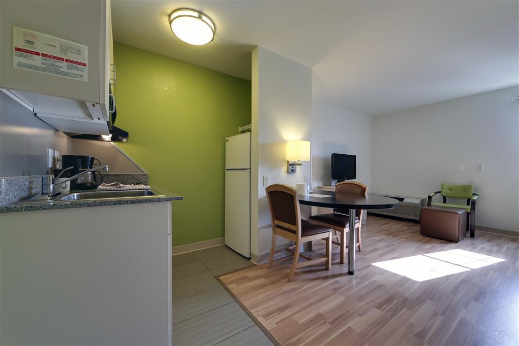 studio 6 mississauga on toronto
