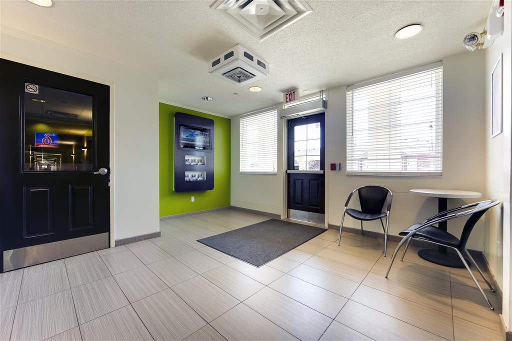 studio 6 mississauga on toronto