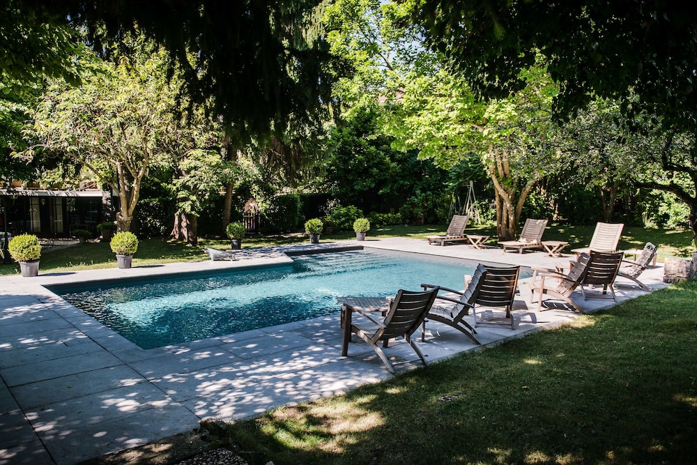 hotel restaurant chavant