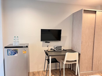 Aree House Poshtel,,2 star