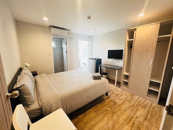 aree house poshtel