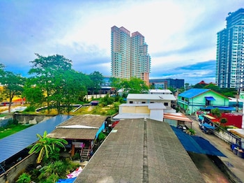 aree house poshtel