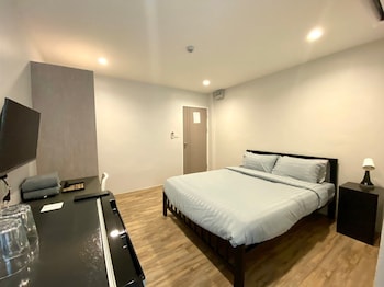 Aree House Poshtel,,2 star