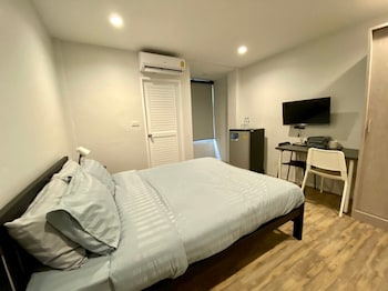 Aree House Poshtel,,2 star