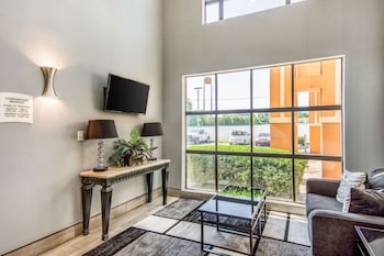 quality suites maumelle little rock nw