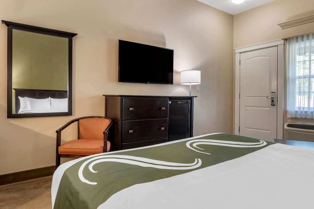 quality inn and suites quispamsis
