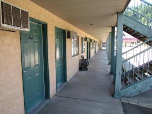 super 8 by wyndham sicamous