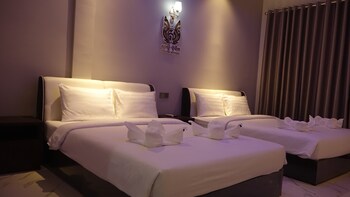 soursdeisawadeeboutique