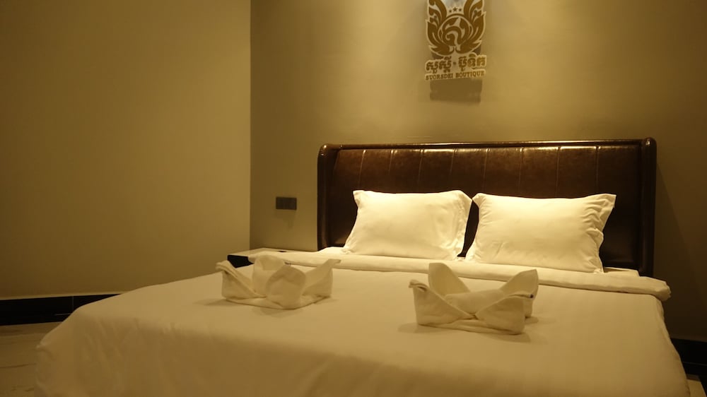 soursdeisawadeeboutique