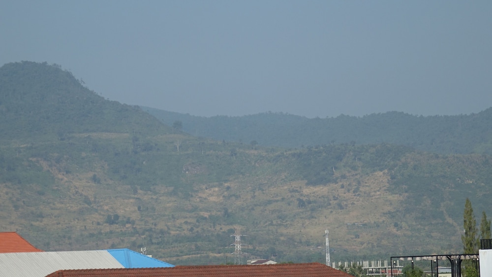 soursdeisawadeeboutique