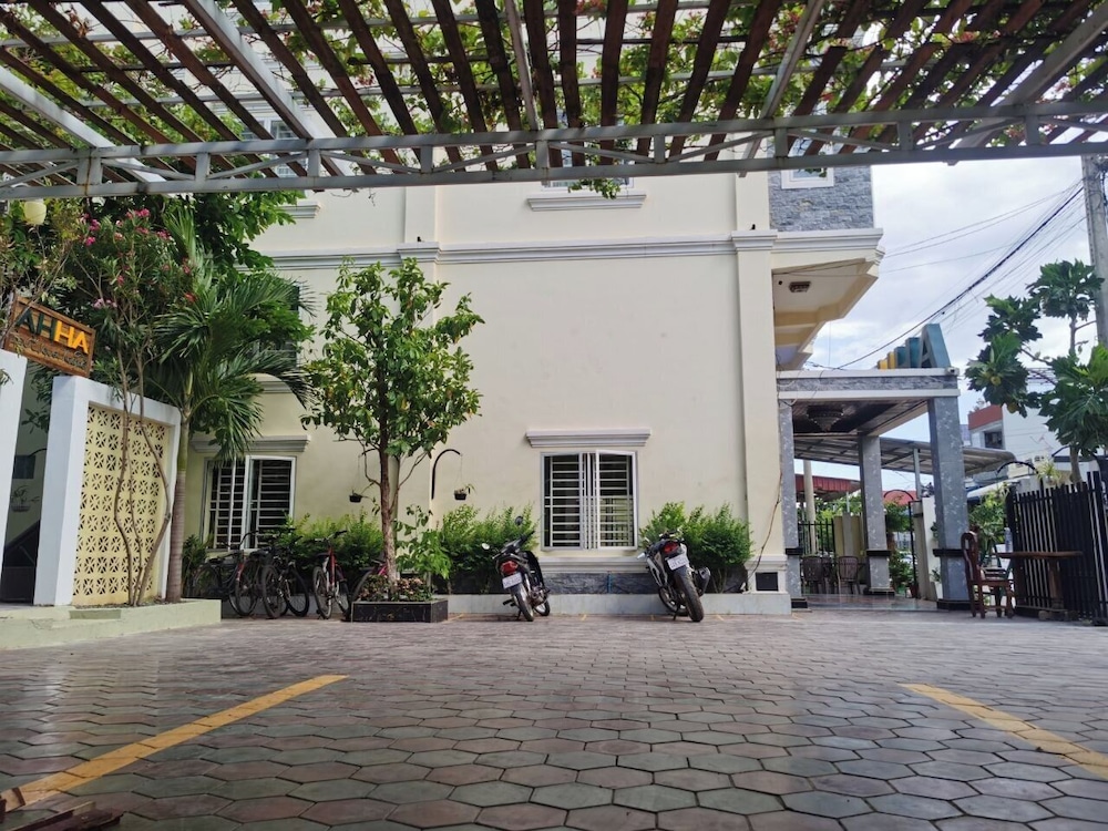 ahha boutique kampot