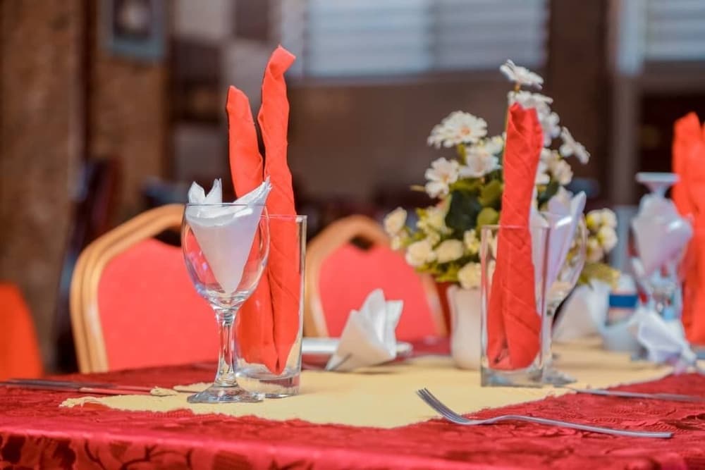 alexander hotel and tours