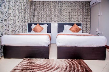 alexander hotel and tours
