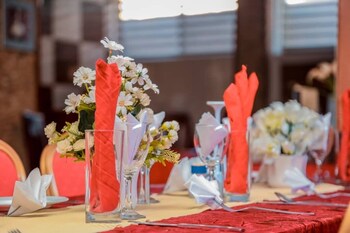 alexander hotel and tours