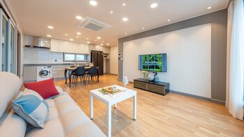 donghae hill stay pension