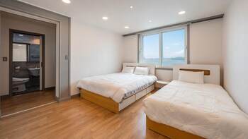 donghae hill stay pension