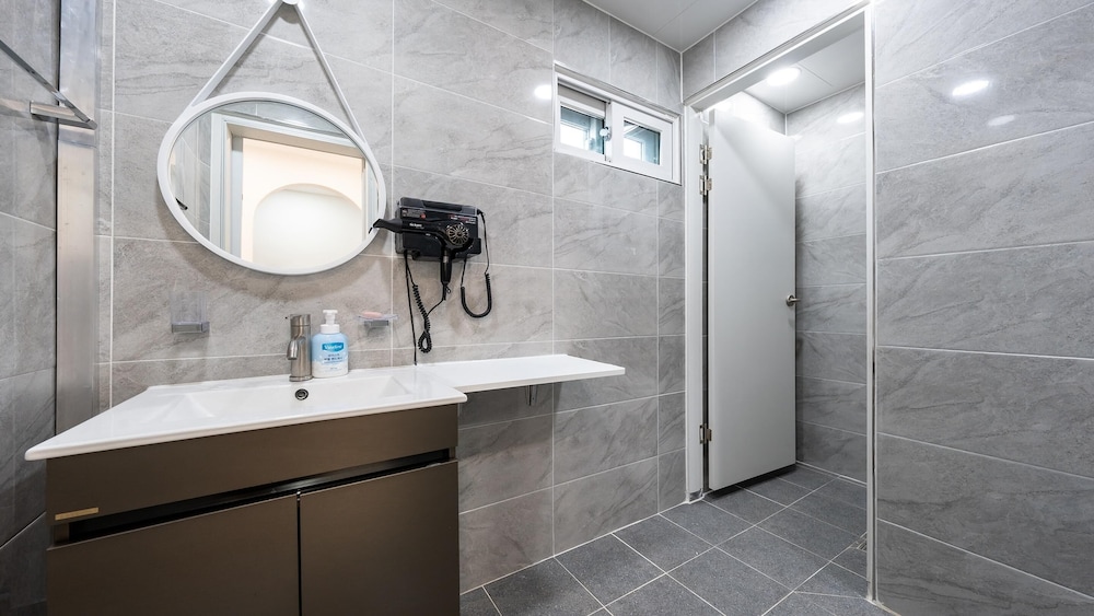 donghae hill stay pension