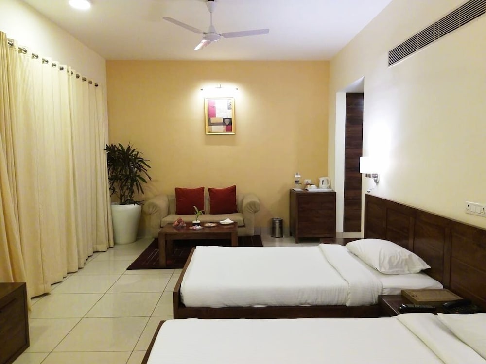 jaypee greens atlantic the club