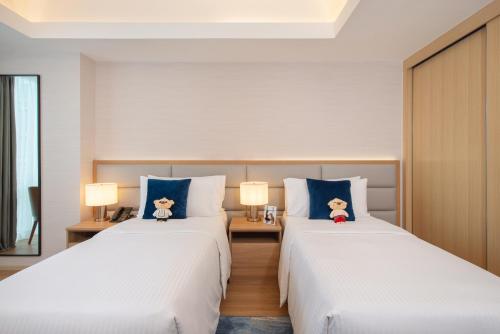 somerset valero makati