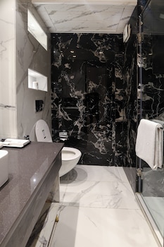 opo hotel iffco chowk