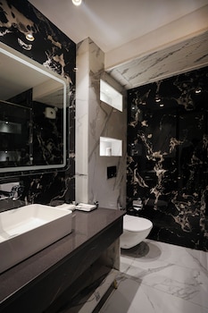 opo hotel iffco chowk